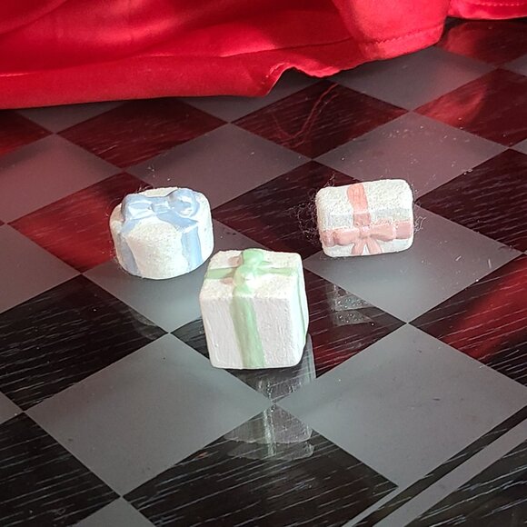 Collectible Gift Boxes, to go with your snowbaby collection - Picture 3 of 10